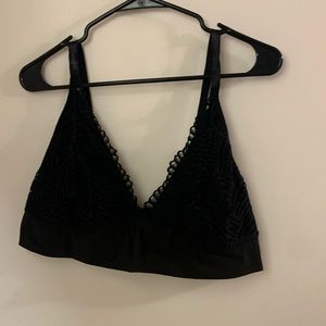 Black lacy bralette